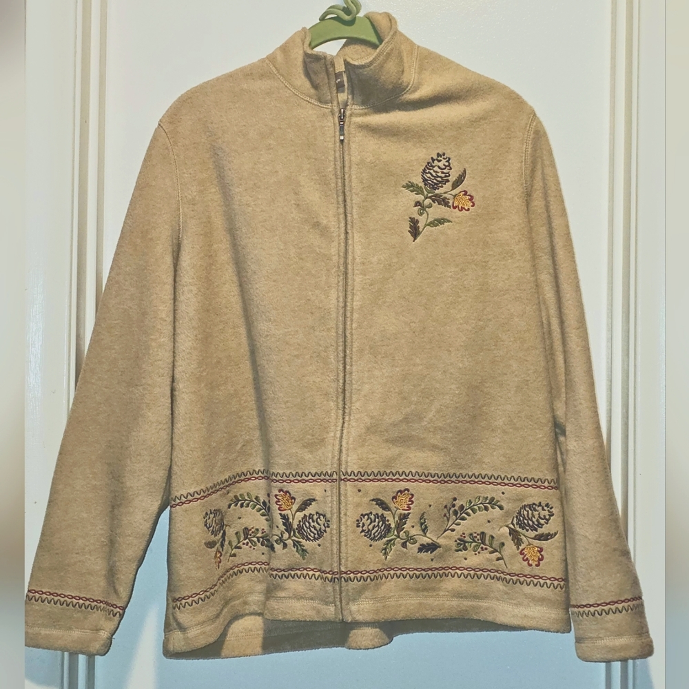 Croft and Barrel Large tan female fleece jacket.